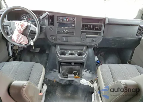 2019 GMC Savana G2500 z USA, uszkodzony, nr VIN 1GTW7AFGXK1282435